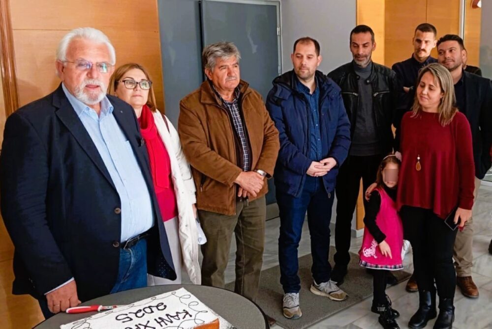 Έκοψαν τις πίτες τους η δημοτική αρχή και το Δημοτικό Συμβούλιο τoυ δήμου Ήλιδας