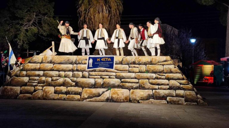 Aνδραβίδα: Ο Σύλλογος «Η Εστία» απέδωσε φόρο τιμής στους ήρωες του 1821(pics)