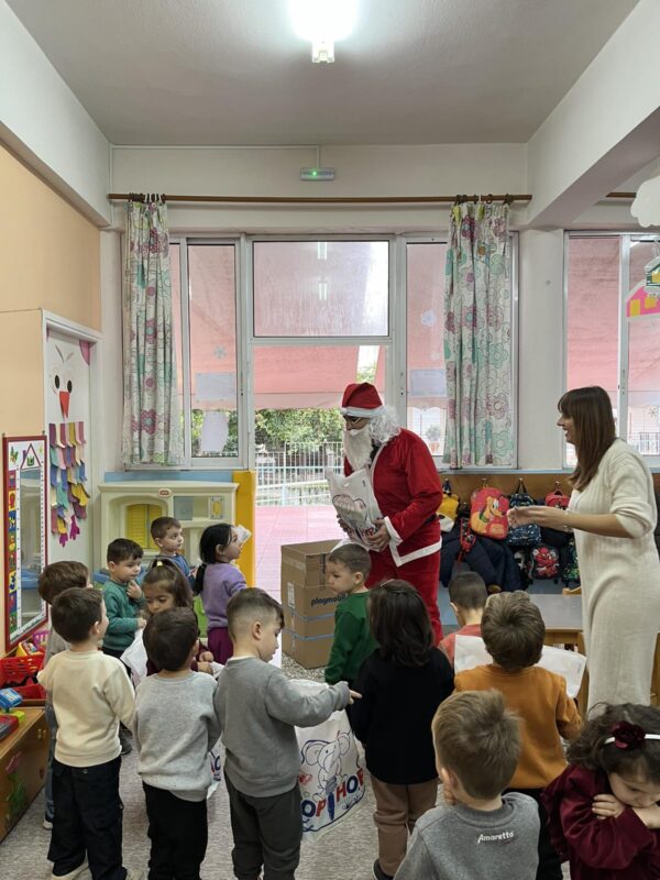Δώρα και εκπλήξεις για τα παιδιά των Παιδικών Σταθμών του δήμου Πύργoυ