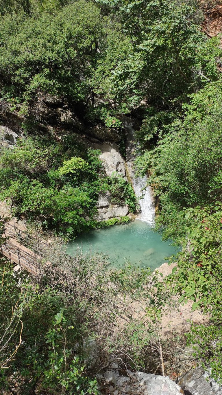 Nέδα: «Χιλιάδες επισκέπτες προσεγγίζουν τους καταρράκτες φορώντας ακόμη και σαγιονάρα»...