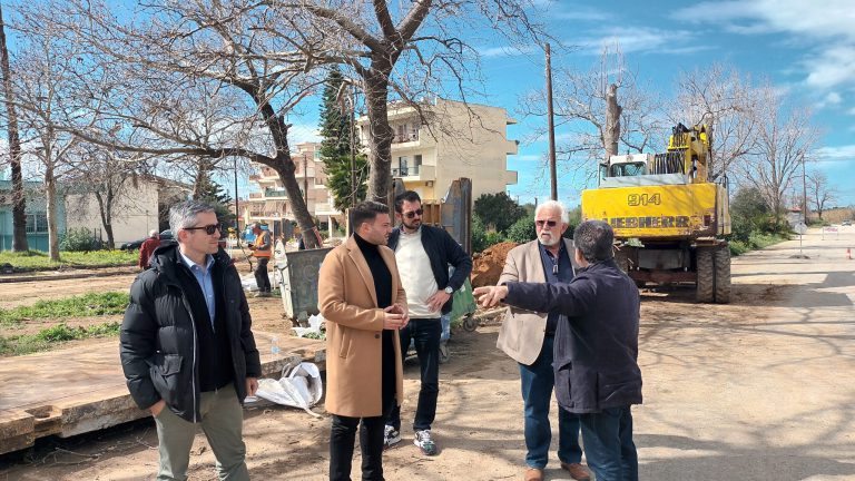 Aμαλιάδα: Eπίσκεψη Xριστοδουλόπουλου στο έργο για το νέο αποχετευτικό δίκτυο σε Παπακαυκά και Τσιχλέικα