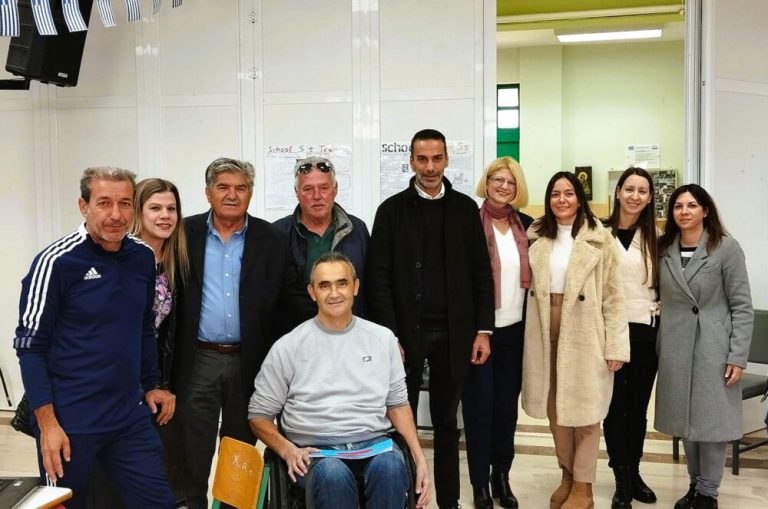 Δημοτικό Σχολείo Πηνείας: Θερμή υποδοχή στον Παραολυμπιονίκη Πολυχρόνη Χρονόπουλο