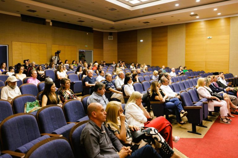 Aμαλιάδα: Μια ξεχωριστή ημερίδα για τα έμφυλα στερεότυπα και την ενδοοικογενειακή βία