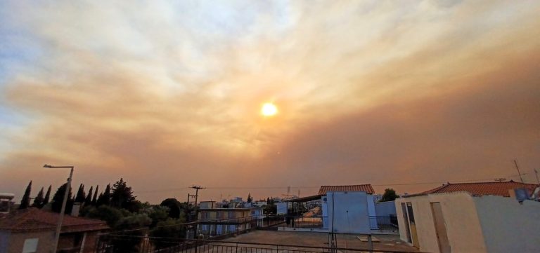Πύργος: Απόκοσμες εικόνες από την μεγάλη πυρκαγιά (video)