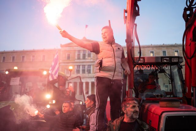 Κλιμάκωση κινητοποιήσεων και «έφοδο» αγροτών με τρακτέρ στην Αθήνα