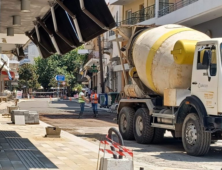 Πύργος: «Πέφτει» τσιμέντο στην 28ης Οκτωβρίου