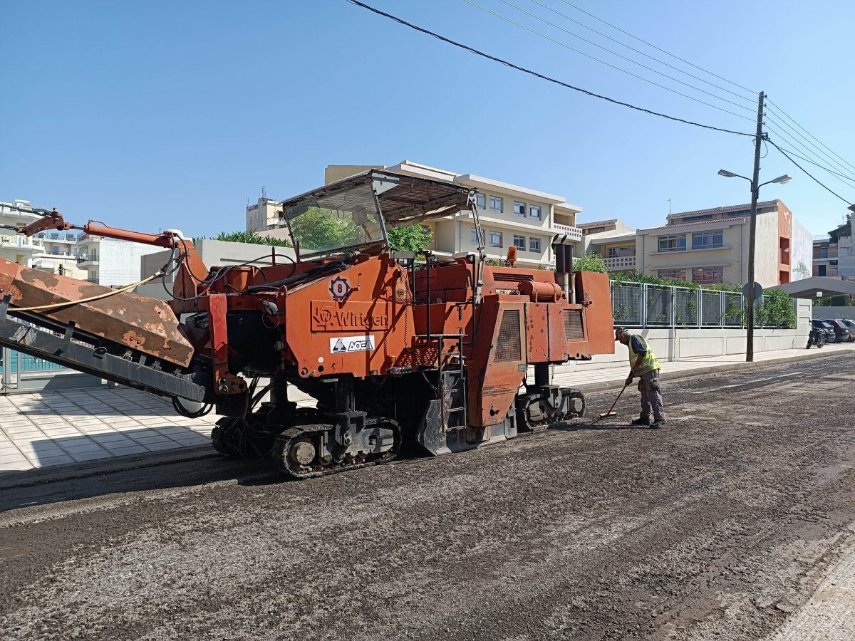 Πύργος: Ξεκίνησαν εργασίες ασφαλτόστρωσης στην οδό Γυμνασιάρχου Δούκα