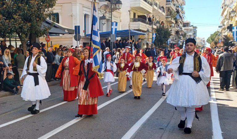Το πανόραμα του εορτασμού της 25ης Μαρτίου στην Ηλεία: Φωτογραφίες από τις παρελάσεις (Πύργος-Αμαλιάδα-Γαστούνη-Ολυμπία-Κρέστενα κ.α.) και άλλες εκδηλώσεις για την εθνική επέτειο σε όλους του δήμους
