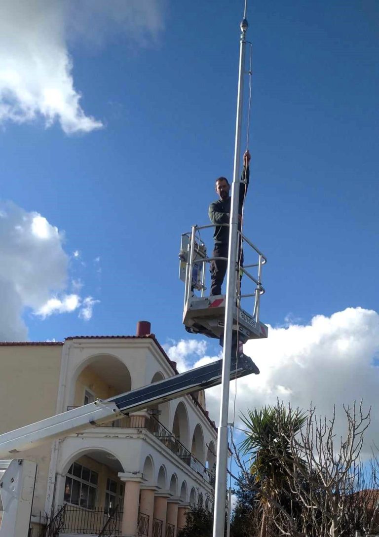 Δήμος Ήλιδας: «Τοποθετήθηκε σύγχρονο αλεξικέραυνο στο Γυμνάσιο Πηνείας στην Εφύρα