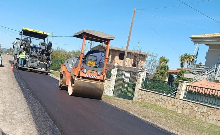 Πύργος: Ξεκίνησαν τα έργα ασφαλτόστρωσης στην οδό Καταραχίου