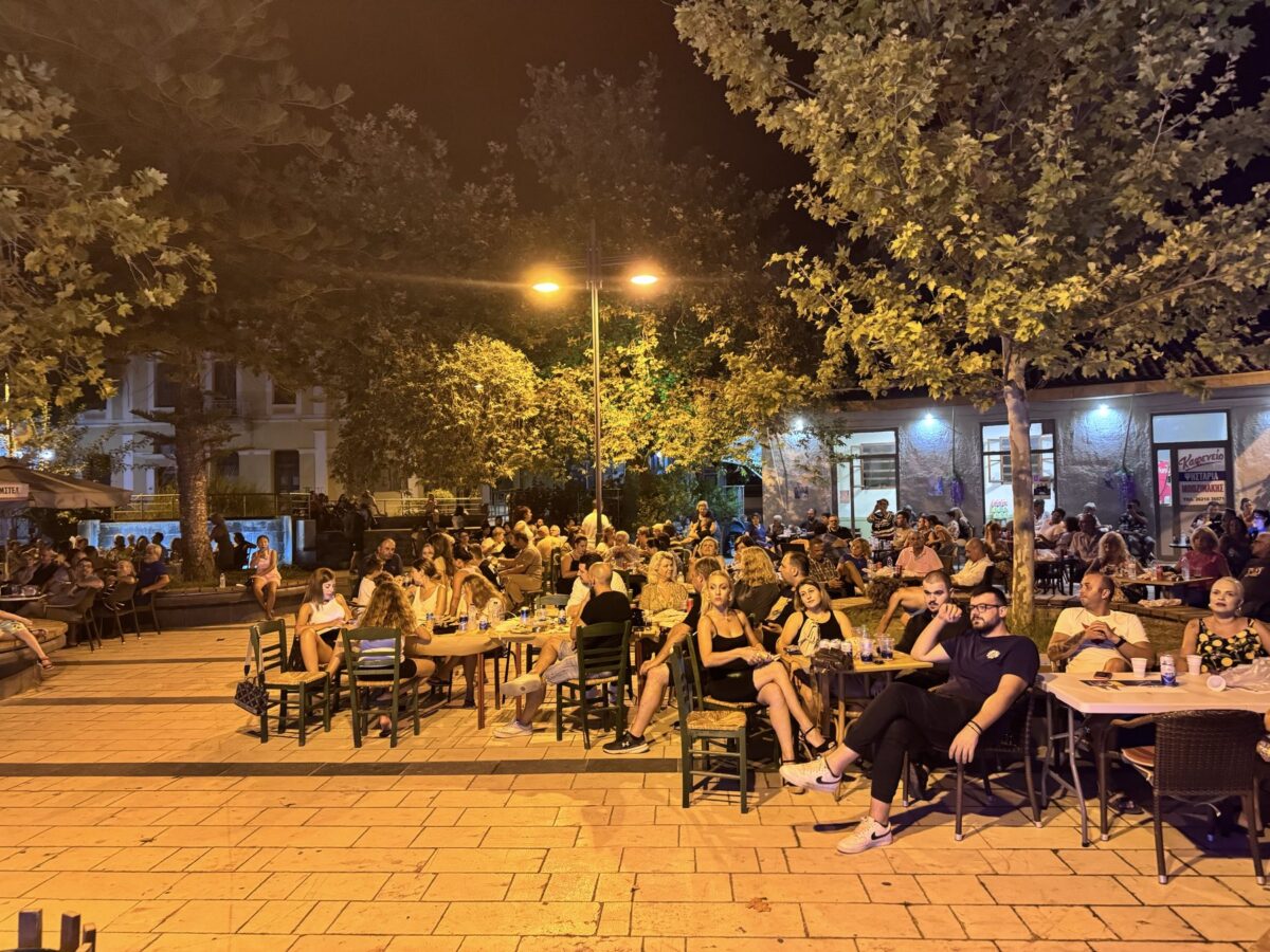 Πύργος: Λαϊκή βραδιά με κέφι στην πλατεία Aνδριάρα  