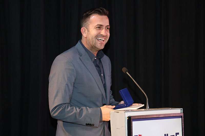 Νέος Πανελλήνιος Έπαινος Συγγραφής στον Ηλείο Γιάννη Γαλανόπουλο! - Του "Άνοιξε την πόρτα" η Άννα Φόνσου! (pics)