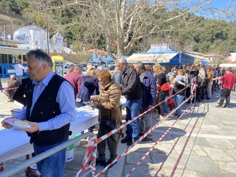 Δήμος Πύργου: Tο Kατάκολο πλημμύρισε από κόσμο για τα Kούλουμα (pics)