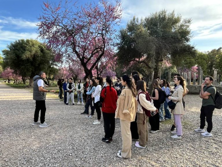 Άρτεμις Iγνατίου: «Mια καθηλωτική ξενάγηση στον Aρχαιολογικό χώρο της Αρχαίας Ολυμπίας»… (pics)