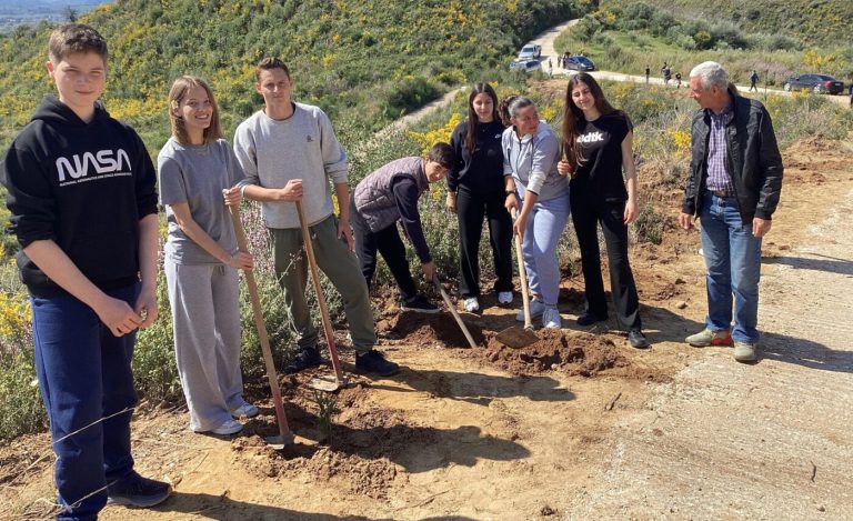 Πελόπιο: Mαθητές