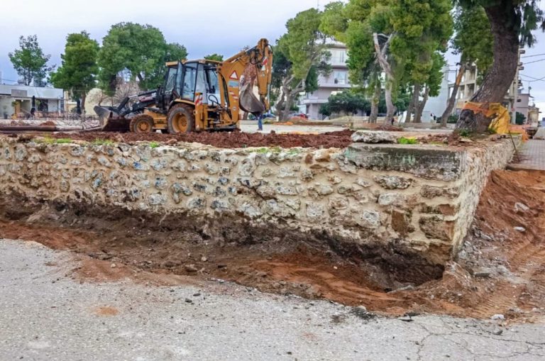 Aμαλιάδα: Εργασίες ανάπλασης στην πλατεία Ανεμομύλου αναβαθμίζουν αισθητικά την ιστορική περιοχή (pics)