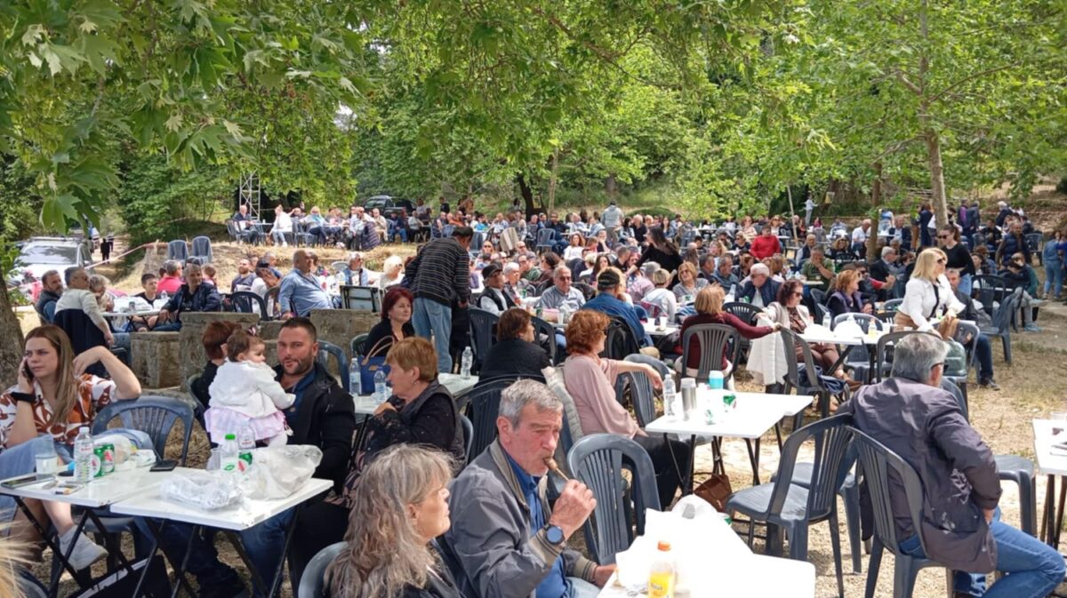 Οι δημότες αγκάλιασαν την αναβίωση της Πρωτομαγιάς στην περιοχή της Χαβαρόβρυσης (pics)