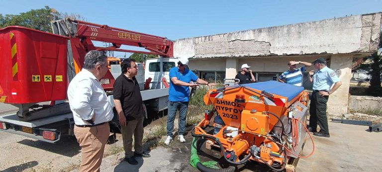 Πύργος: Ο δήμος απέκτησε μηχάνημα επουλωτικού λάκκων για την αντιμετώπιση βλαβών του οδοστρώματος