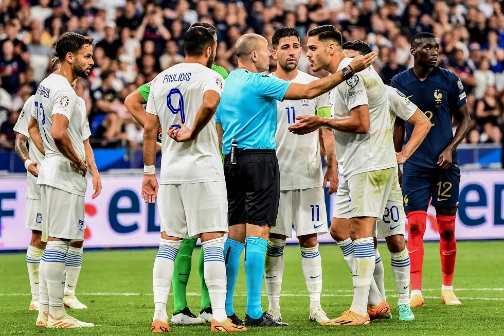 Γαλλία – Ελλάδα 1-0: «Λύγισε» (με πέναλτι) η Εθνική στο Παρίσι