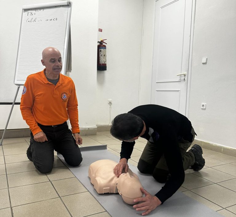 Ομάδα Εθελοντών Πολιτικής Προστασίας Δήμου Ήλιδας: Εκπαίδευση στις πρώτες βοήθειες στους αγρότες της Ηλείας