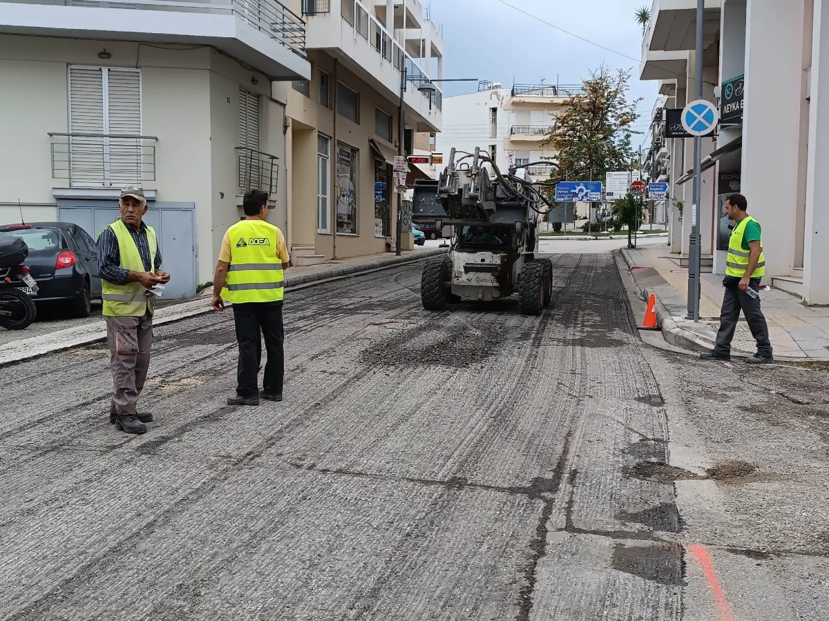 Πύργος: Ξεκίνησαν έργα ασφαλτόστρωσης στην οδό Αγίου Γεωργίου