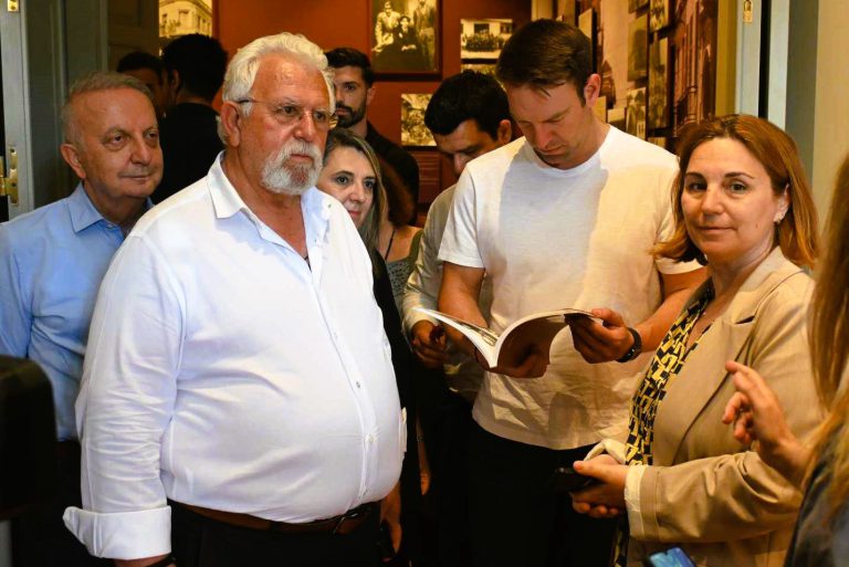 Aμαλιάδα: Ο Στέφανος Κασσελάκης στο κτίριο Μπελογιάννη (pics)