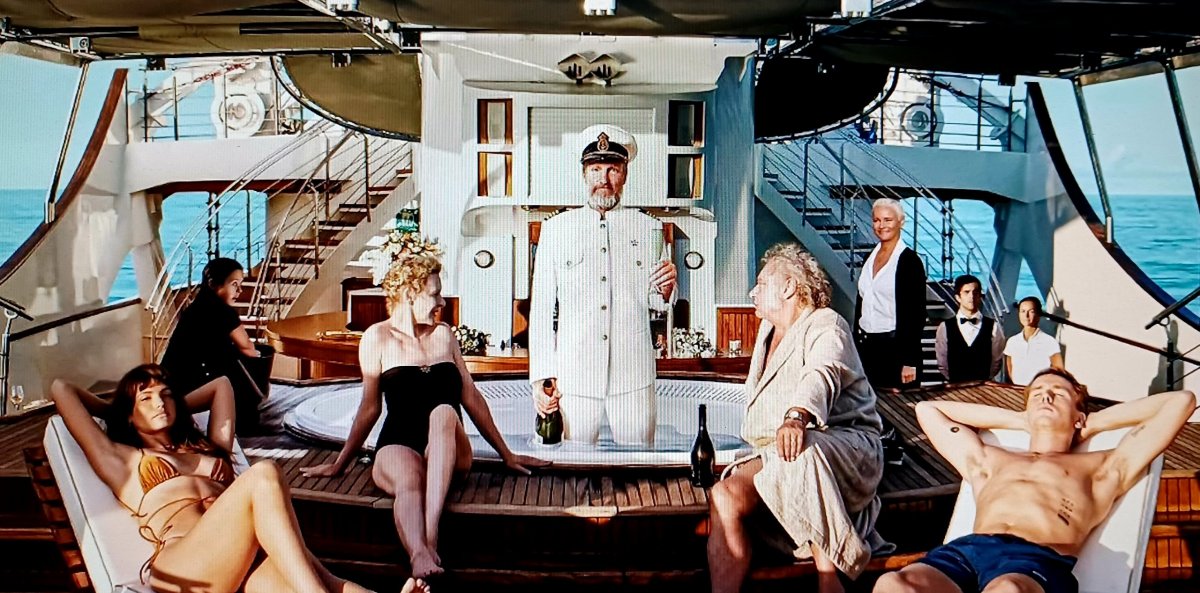 «Τρίγωνο της θλίψης»: Backstage στη διεθνή παραγωγή που γυρίστηκε στο Κατάκολο 