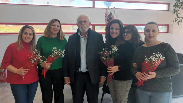 Χριστοδουλόπουλος: Λουλούδια για την ημέρα των ερωτευμένων