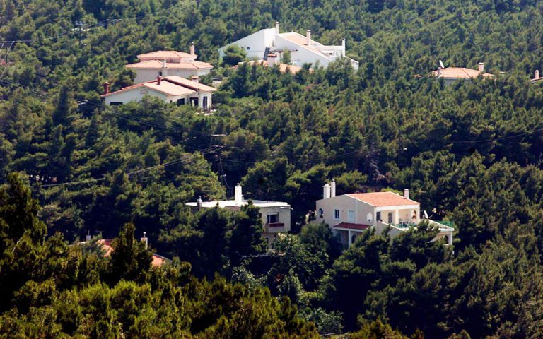 Δασικά αυθαίρετα: Tι φέρνουν οι νέες ρυθμίσεις - Έρχεται το τέλος στο «αφήγημα» των «οικιστικών πυκνώσεων