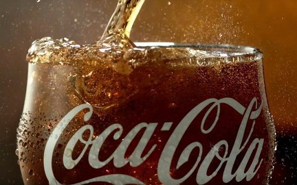 Γιατί η τιμή της Coca Cola παρέμεινε σταθερή για 70 χρόνια
