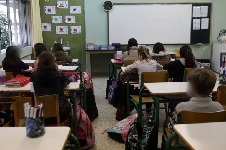 Κεραμέως: Ανακοίνωσε διορισμούς εκπαιδευτικών στο παρά πέντε των εκλογών