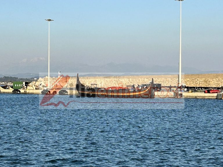 Κατάκολο: O «δράκος» - Βίκινγκ στα νερά του λιμανιού (pics + video)