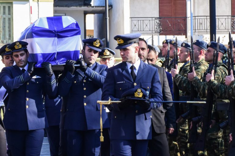 Τρίπολη: Στην αγκαλιά της αρκαδικής γης ο 29χρονος υποσμηναγός Μάριος – Μιχαήλ Τουρούτσικας - «Αθάνατος» φώναξε ο κόσμος