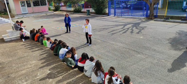 Πύργος: Δημιουργική συνάντηση στελεχών του Γραφείου Εθελοντισμού του δήμου με τους μαθητές του 8ου Δημοτικού Σχολείου 