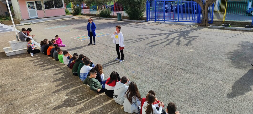 Πύργος: Δημιουργική συνάντηση στελεχών του Γραφείου Εθελοντισμού του δήμου με τους μαθητές του 8ου Δημοτικού Σχολείου 