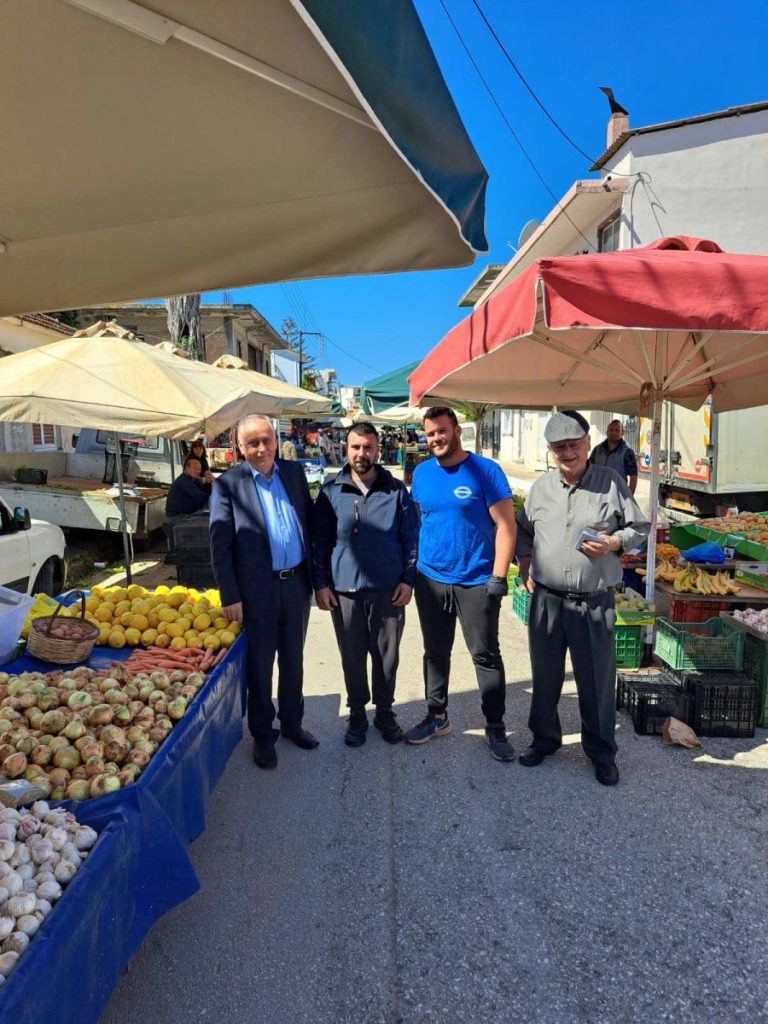 Στη λαϊκή αγορά της Γαστούνης ο Νίκος Καλάκος