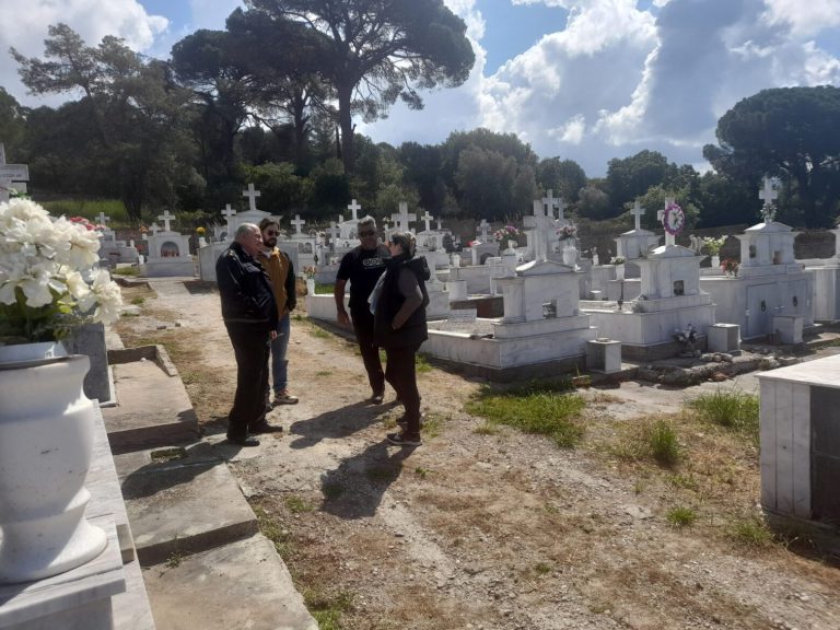 Aσέβεια: «Επιδρομή» στα μνήματα στο κοιμητήριο Καλλικώμου!