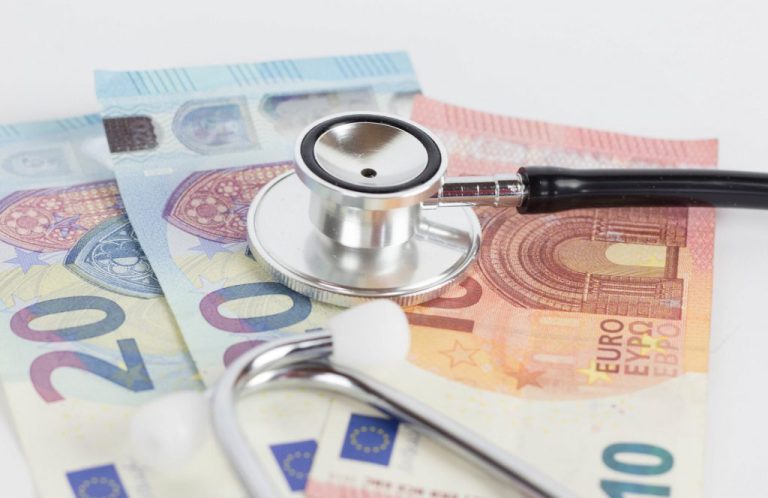 Γονατίζoυν οι ασθενείς με καρκίνο από πρόσθετες χρεώσεις για περίθαλψη