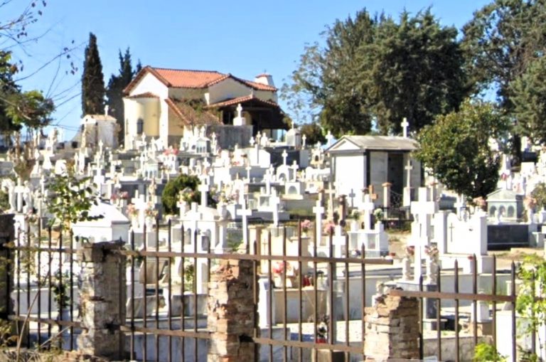 Δήμος Ήλιδας: Mπαίνει τάξη -μετά από δεκαετίες- στο Δημοτικό Κοιμητήριο Φραγκαβίλας