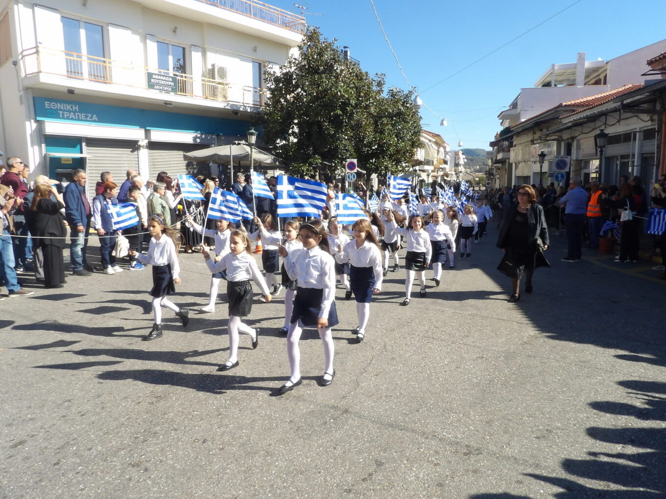 Kρέστενα: Πλήθος κόσμου στις εκδηλώσεις για την 28η Οκτωβρίου 1940 (pics)