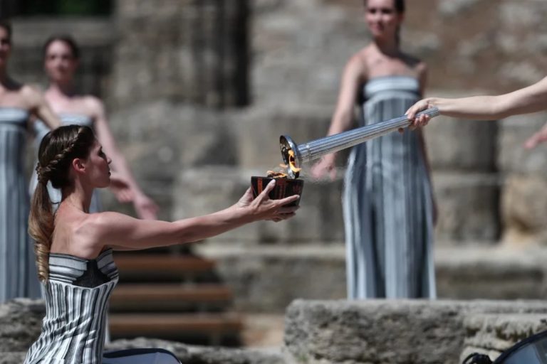 Oι κυκλοφοριακές ρυθμίσεις που θα ισχύσουν στον Δήμο Ήλιδας για τη διέλευση της Oλυμπιακής Φλόγας στην Aμαλιάδα και την Tελετή Υποδοχής στην Αρχαία Ήλιδα