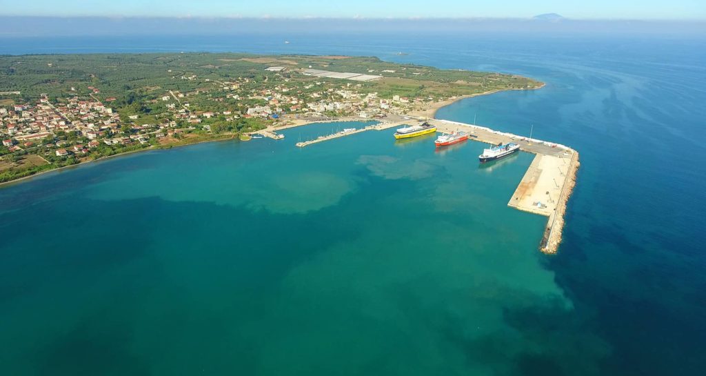 Κυλλήνη: Πλοίο έμεινε δεμένο στο λιμάνι λόγω βλάβης - Ταλαιπωρία για 188 επιβάτες