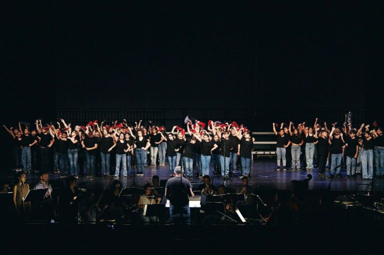 6ο Δημοτικό Σχολείο Πύργου - «3ο κουδούνι όπερα»:  Θερμό χειροκρότημα για το «Σταγόνα… ΕΓΩ / Ωκεανός… ΜΑΖΙ»