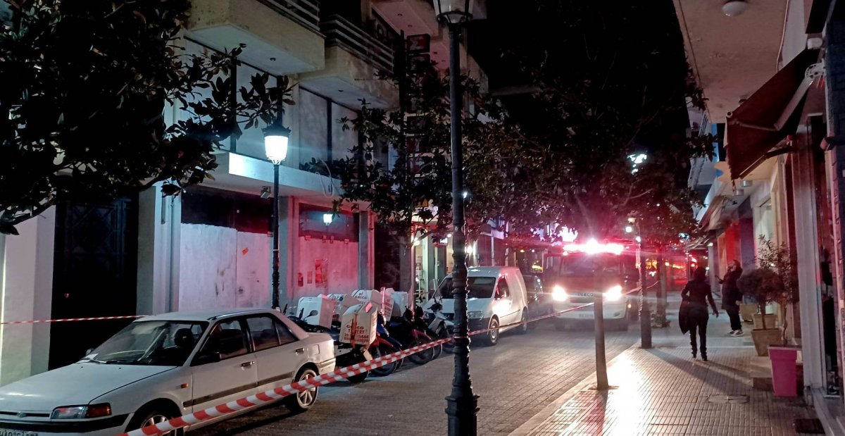 Πύργος: Αναστάτωση από φωτιά σε πολυκατοικία στο κέντρο της πόλης (upd)