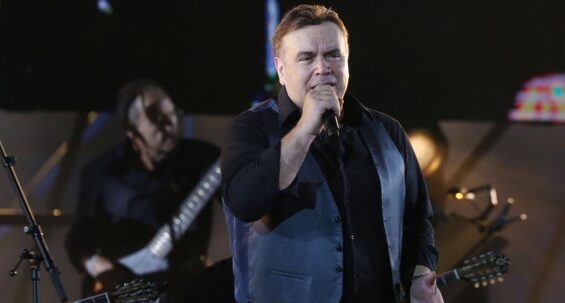 Πέθανε ο τραγουδιστής Μανώλης Λιδάκης σε ηλικία 64 ετών - Σοκ στον καλλιτεχνικό κόσμο