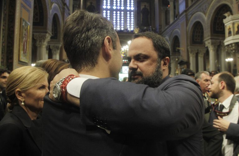 Tο χρονικό της κόντρας Μαρινάκη-Μητσοτάκη