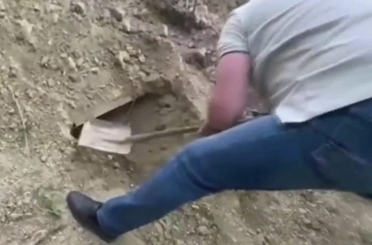 Mολδαβία: Τον έθαψαν ζωντανό – Σώθηκε τυχαία όταν άκουσαν τις κραυγές του (video)