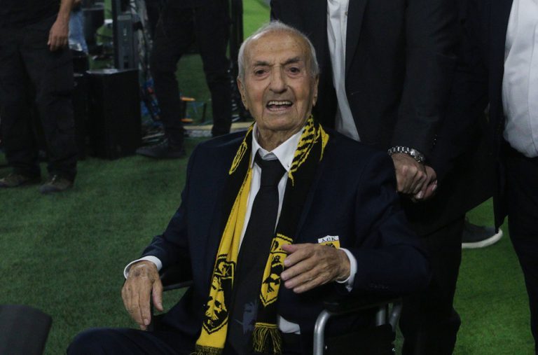 Πέθανε ο Κώστας Νεστορίδης - Η ΑΕΚ και το ελληνικό ποδόσφαιρο θρηνούν - Είχε θητεύσει προπονητής του Πανηλειακού