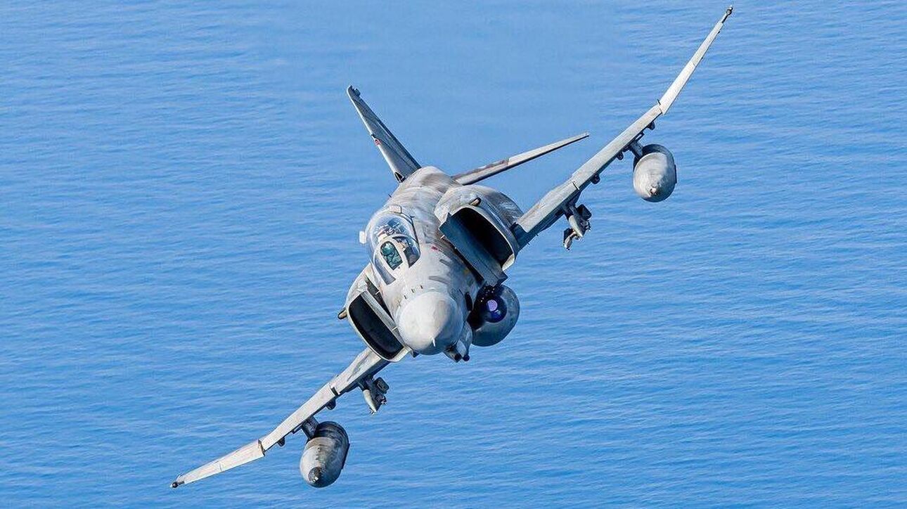 Πτώση F-4: Υποθαλάσσια χαράδρα και βάθος 1 χλμ. στο σημείο των ερευνών - Την Πέμπτη η κηδεία του υποσμηναγού
