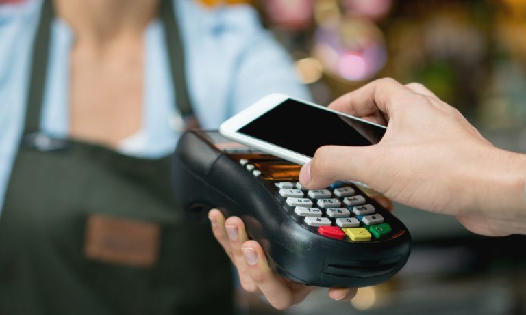 Παράταση 1+1 μήνα στην ολοκλήρωση της διασύνδεσης POS-ταμειακών μηχανών - Οι προϋποθέσεις